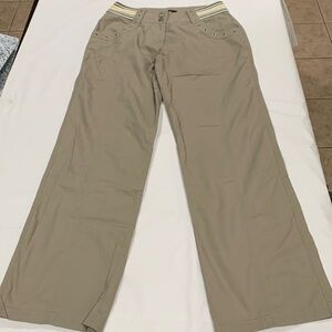 New..Woman’s Cnn Causal Pants..
